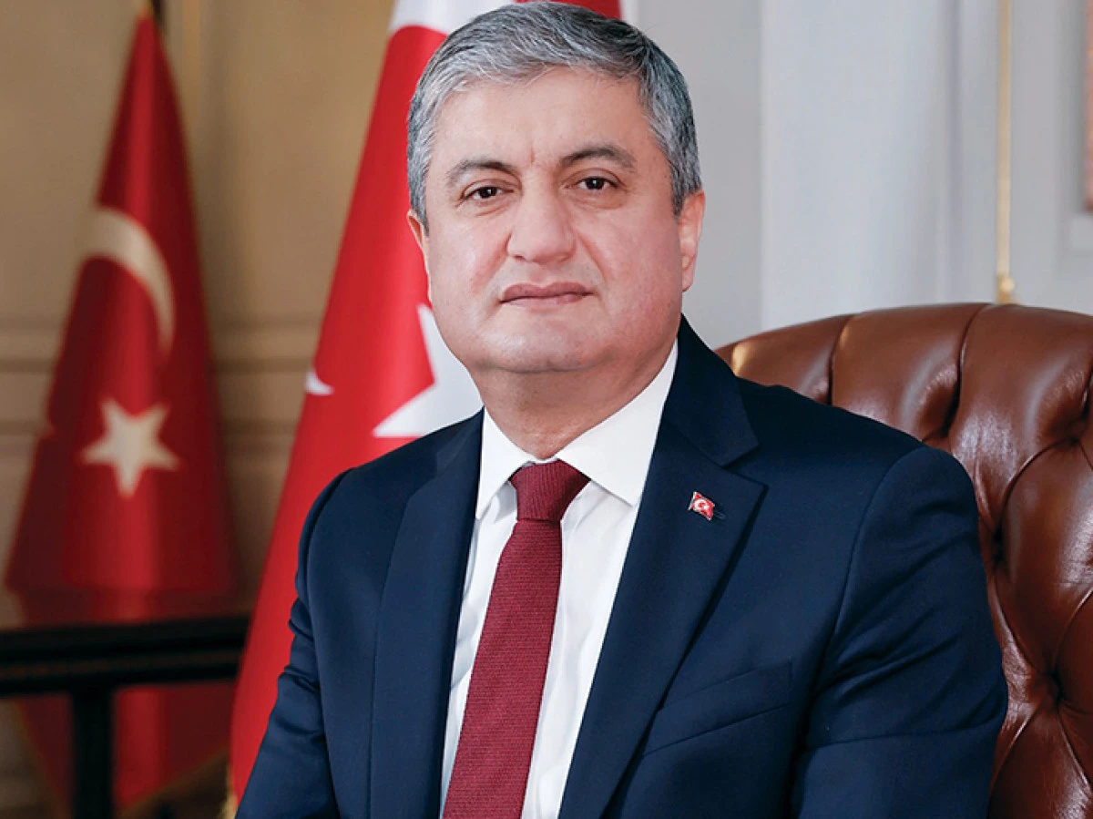 Vali Yavuz, bayramını kutladığı &ccedil;ocuklara seslendi: En kıymetli emanetlersiniz