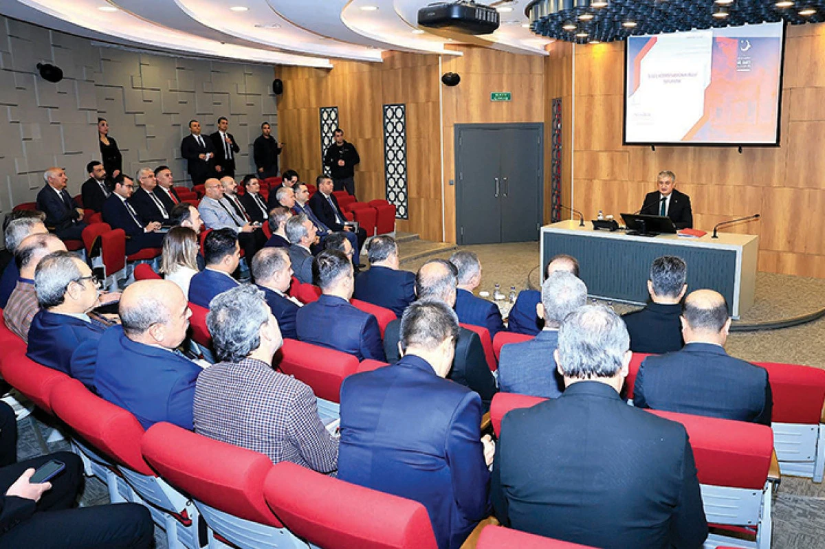 Vali Yavuz: G&ouml;&ccedil; meselesinde Adana  en hassas illerden biri