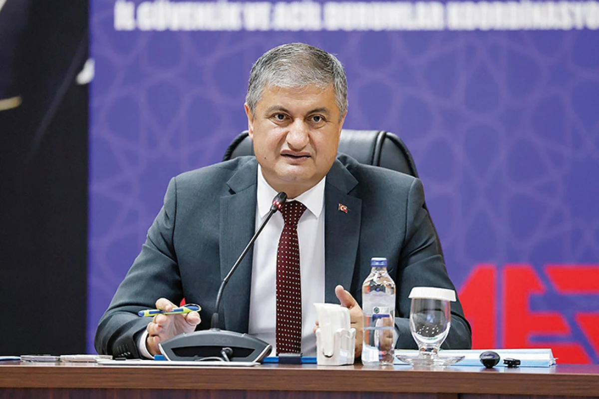   Vali Yavuz: Hedefimiz her mahalle ve sokakta huzur ile g&uuml;ven