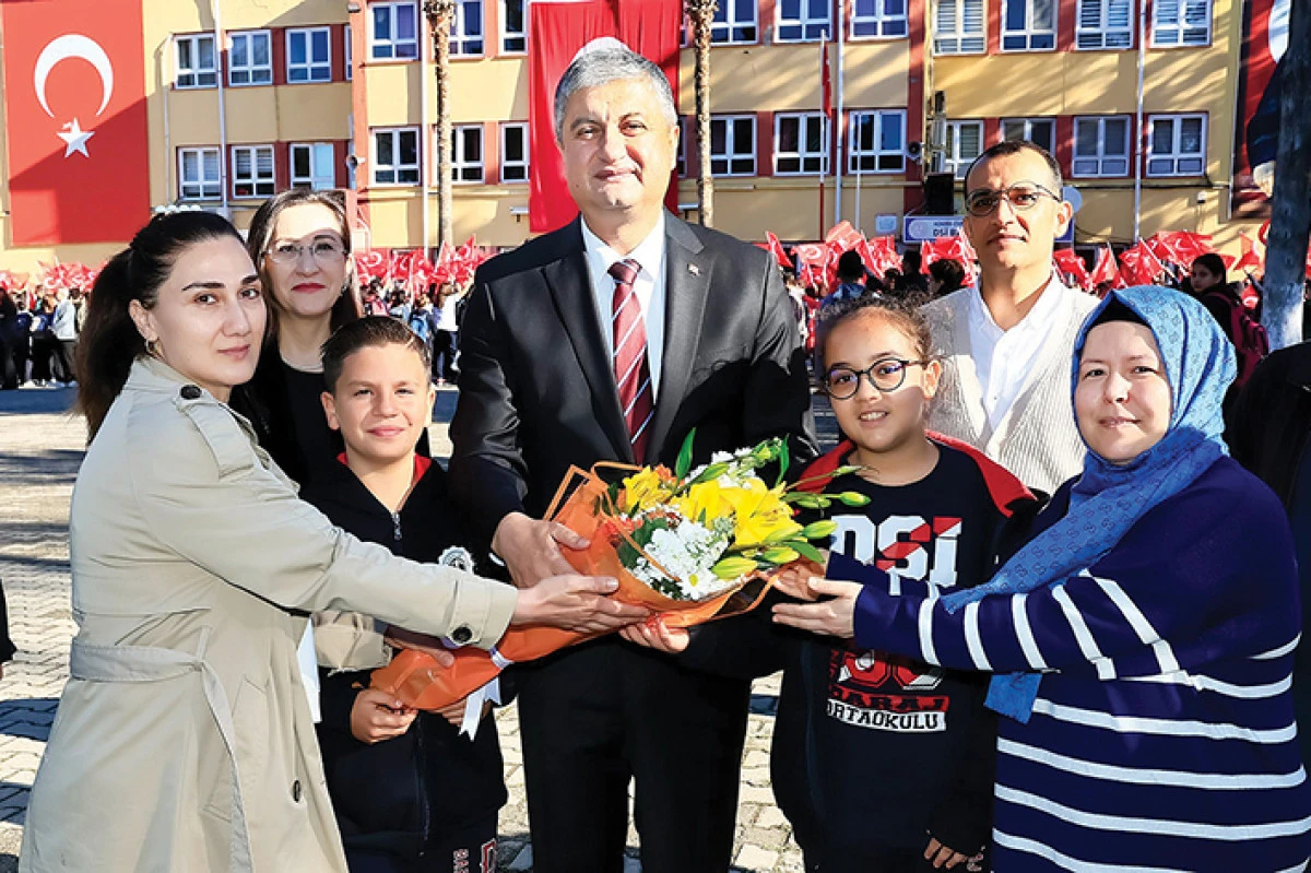 Vali Yavuz, &ouml;ğrencilerle  bir araya geldi