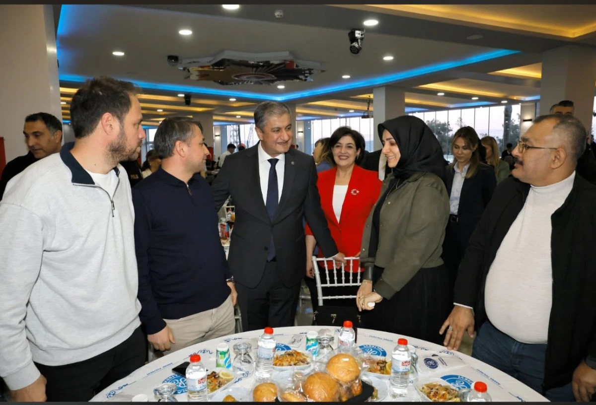 Vali Yavuz Şehit aileleri ve gazilerle iftarda bir araya geldi