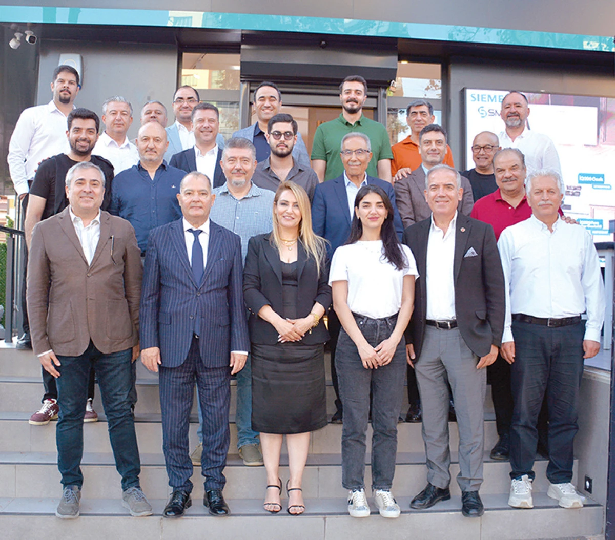   Yapı ve teknoloji sekt&ouml;rleri  aynı &ccedil;atı altında buluştu