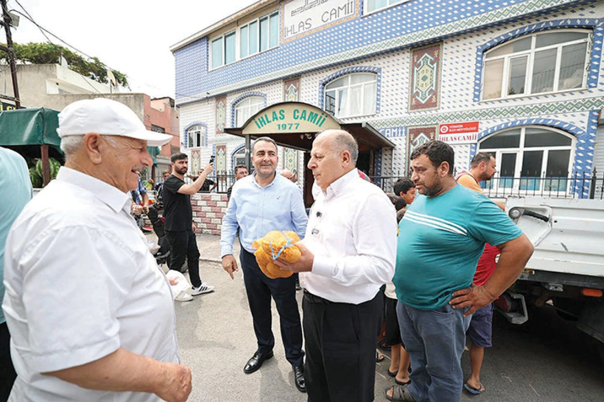  Yüreğir Belediyesi’nden ücretsiz 10 ton patates dağıtıldı