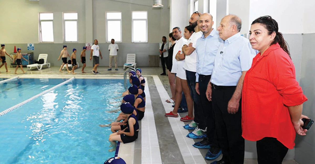  Yüreğir Belediyesi’nin yüzme kursları başladı