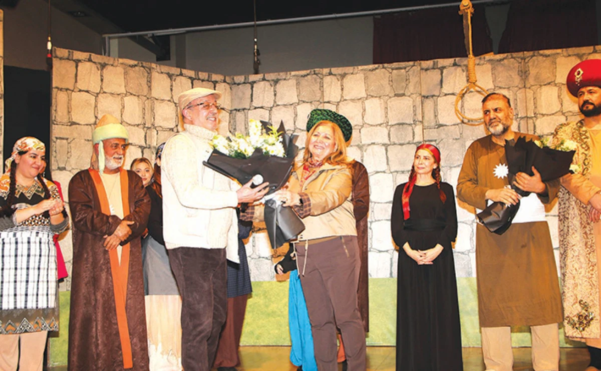  Y&uuml;reğir&rsquo;de Pir Sultan Abdal  tiyatro oyununa yoğun ilgi